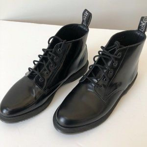 Dr. Martens Women's Emmeline Boot Size 9 — New